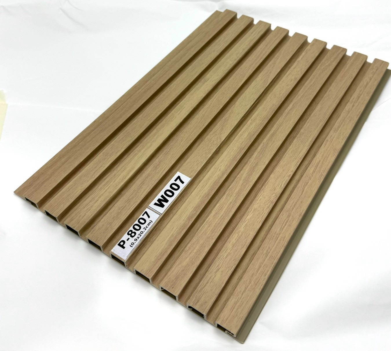 ไม้ระแนง P-8007 0.9x20.2x300cm